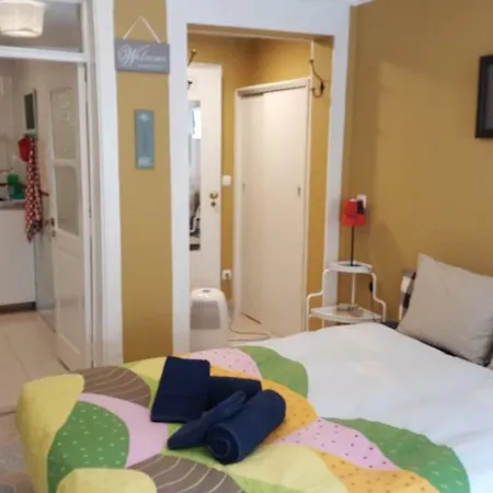 Cozy Studio With Garden شقة Lisboa