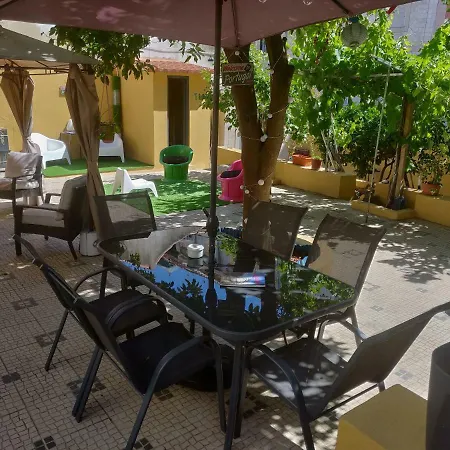 Cozy Studio With Garden شقة